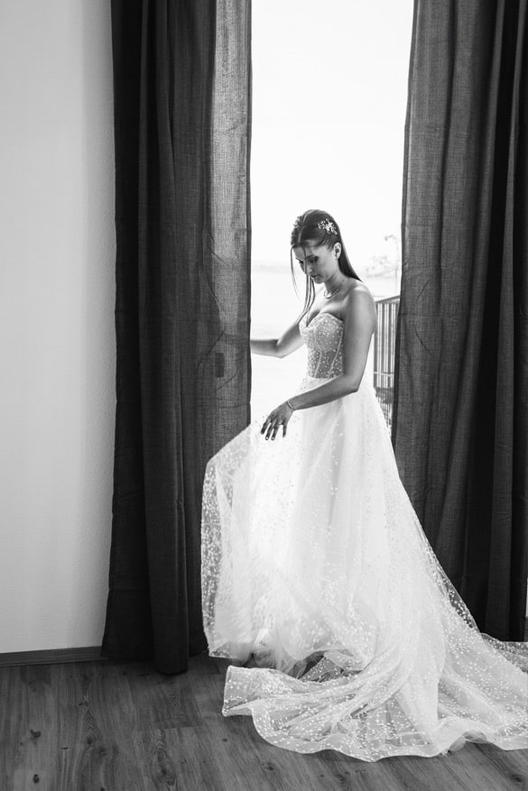 brautatelier-ried_real-bride_haslehner_katharina_galleryeightfive_fan-xia_emmy_2-min.jpg