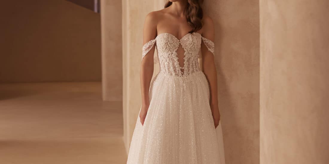 elizabeth passion-brautatelier ried-5888-brautkleid-tuell-schlepp-vorne-1
