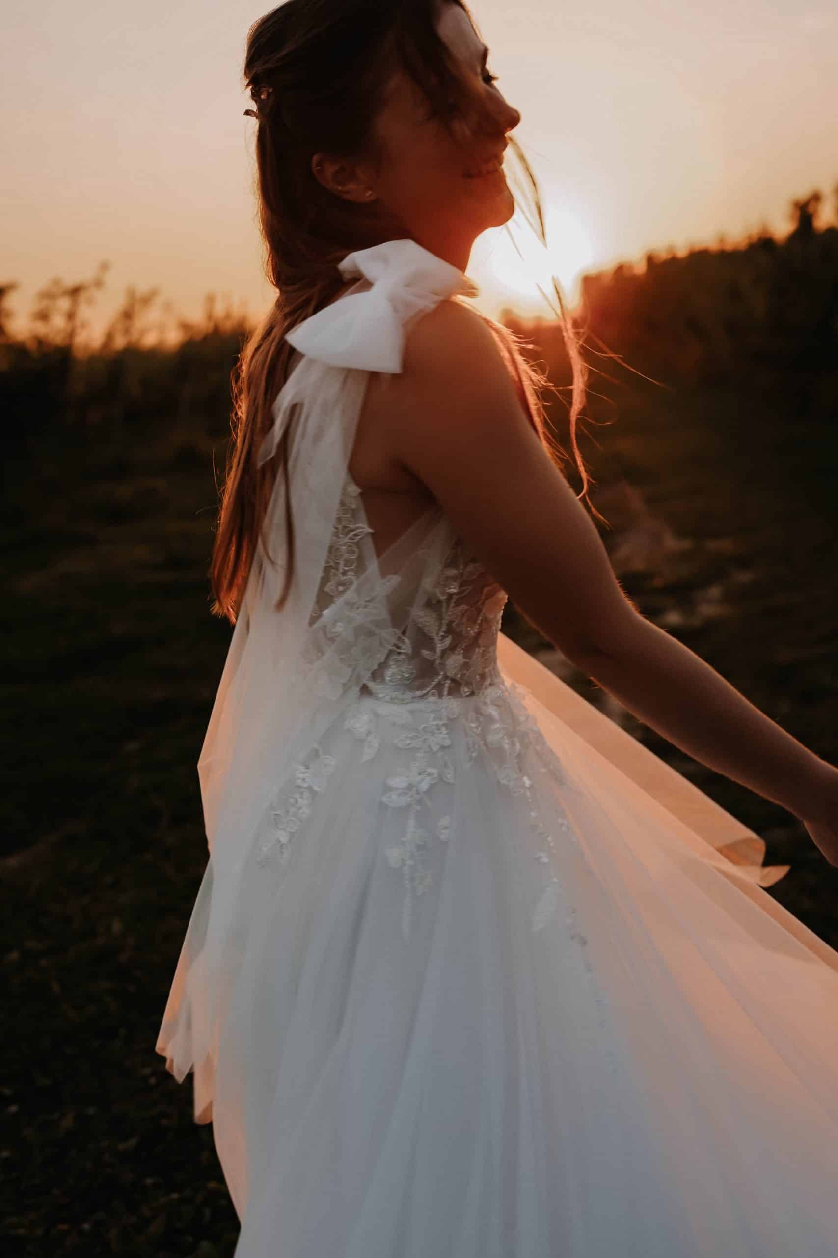 brautatelier_real-bride_verena-junger_elisa-schoenauer_hermsss-bridal_garret_1-min-scaled.jpg