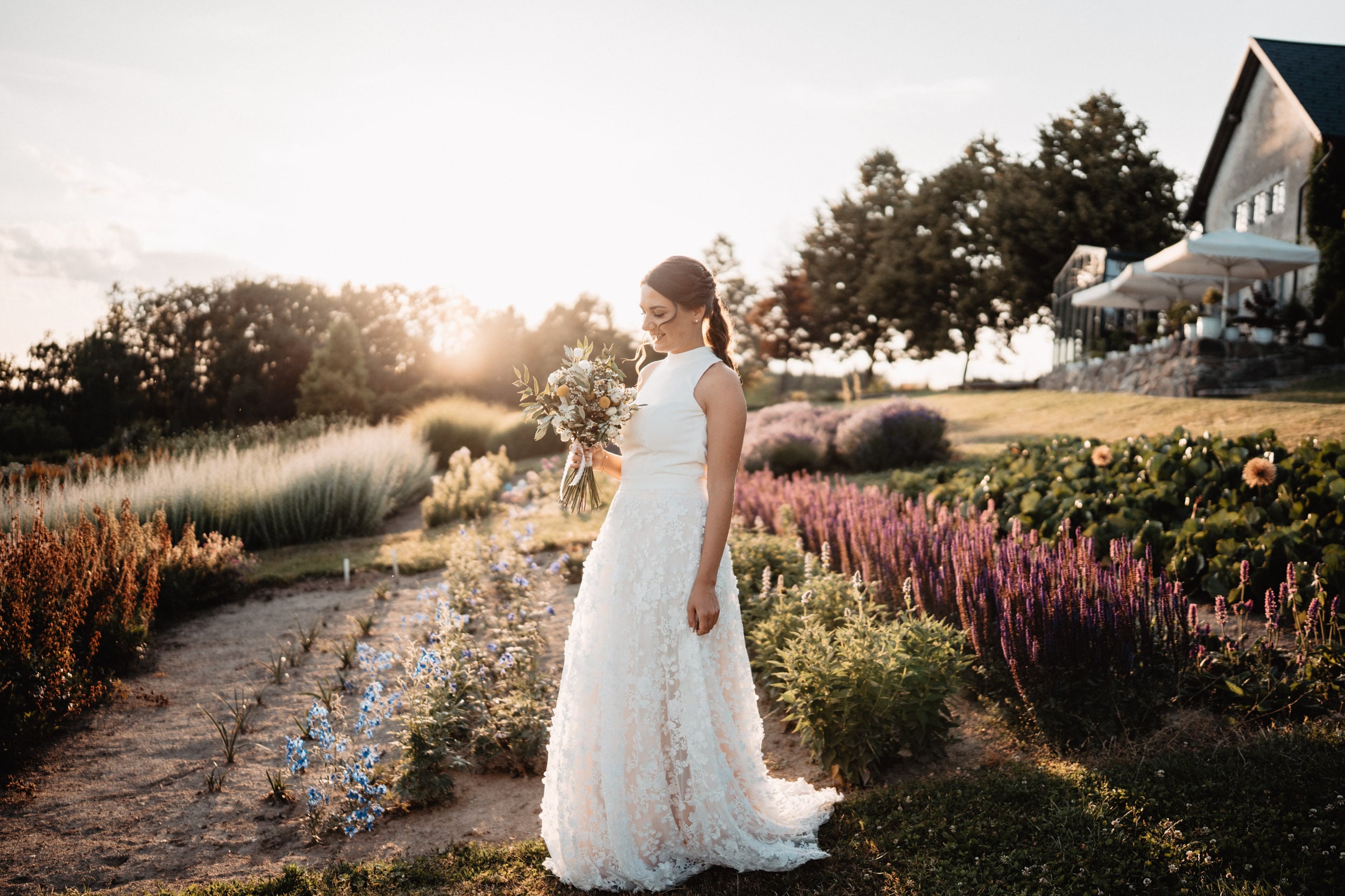 brautatelier_real-bridegabauer-Melanie_mara.macht_.fotos_malee_blooma_fan-xia_bea_11-min.jpg