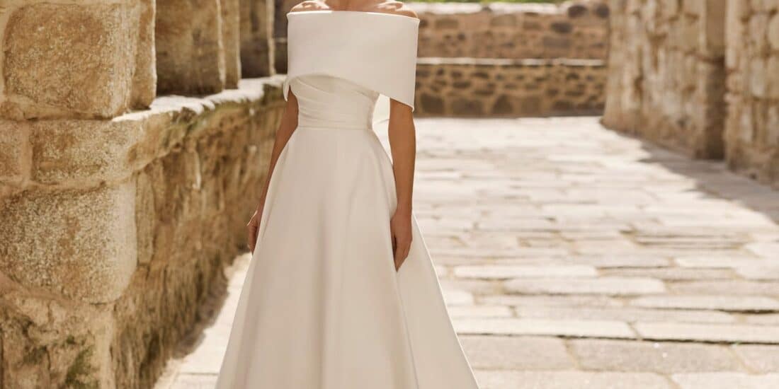 adriana alier_brautatelier ried_poppy_2n151_a-linie_mikado_traegerlos_clean_ivory_vorne_2
