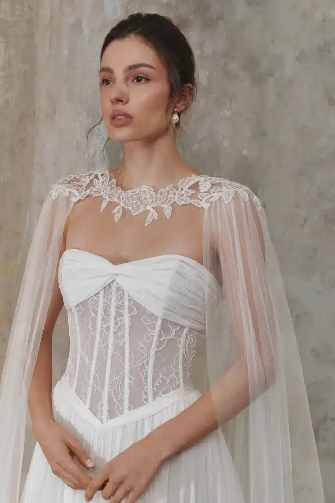 anna kara_brautatelier ried_elise_top_tuell_glitzer_spitze_vorne_1