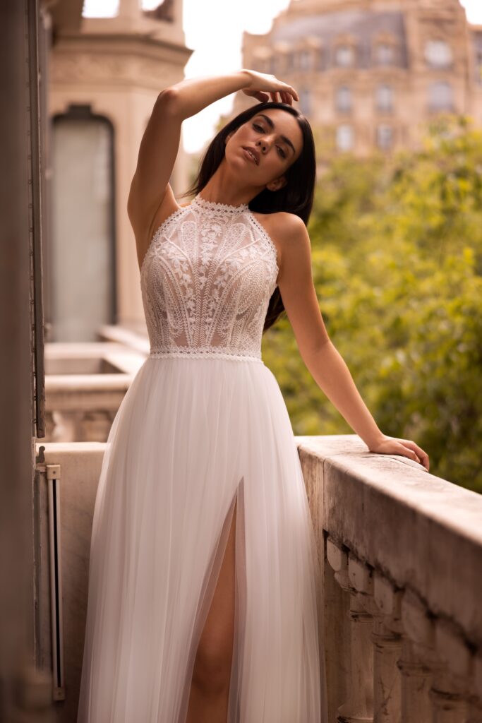 elizabeth passion_brautatelier ried_5425-01_a-linie_chiffon_schleppe_spitze_neckholder_ruecken_ivory_details_02