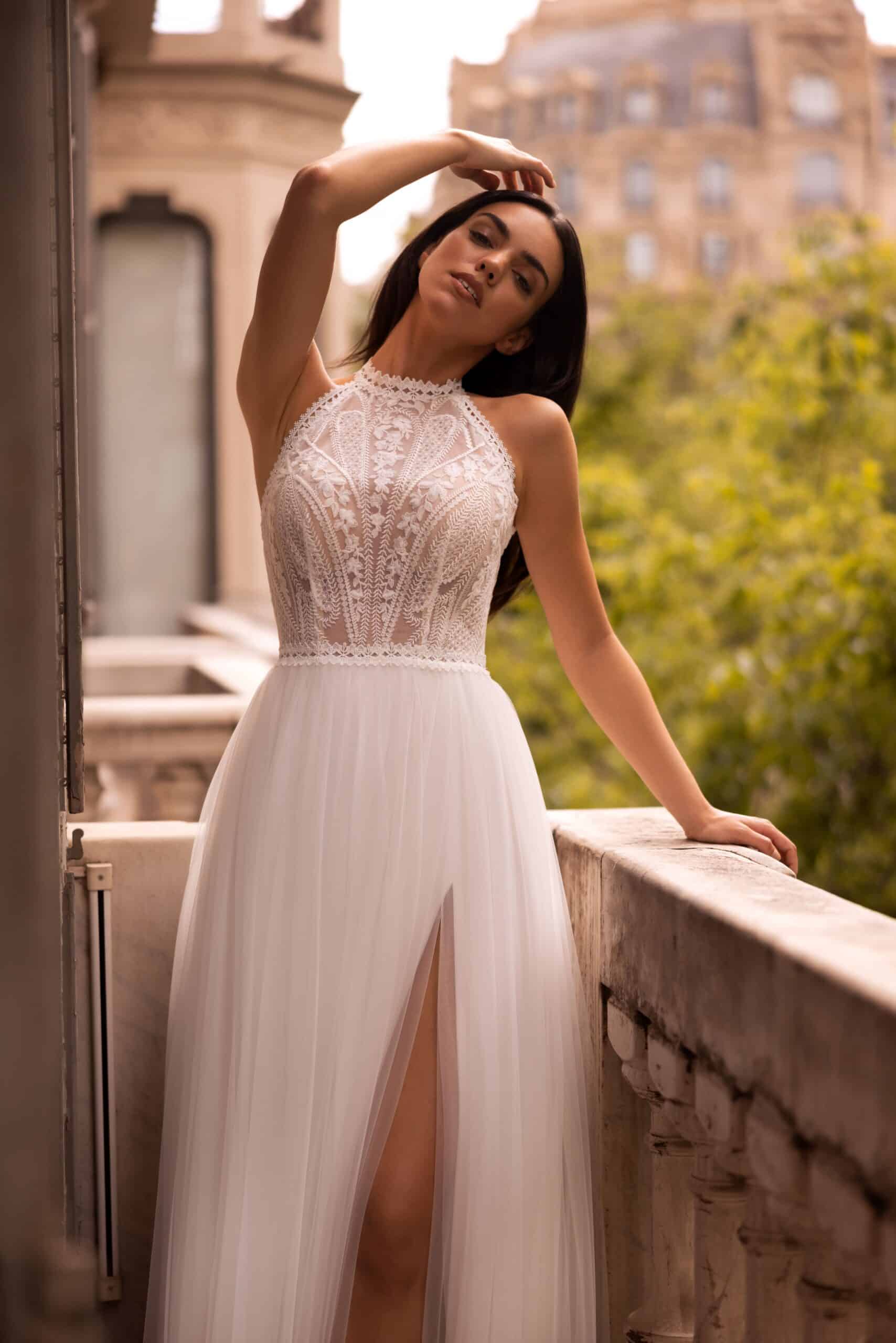 elizabeth passion_brautatelier ried_5425-01_a-linie_chiffon_schleppe_spitze_neckholder_ruecken_ivory_details_02