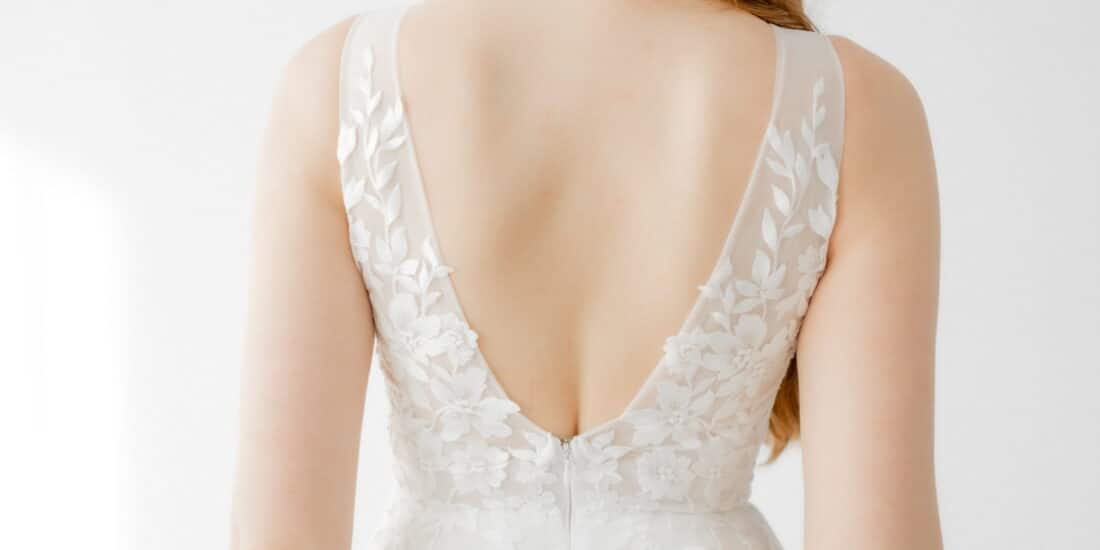 esther hofmann-brautatelier ried-pauline-1-27-1001-a-linie-chiffon-spitze-v-ausschnitt-v-ruecken-ivory-details-2