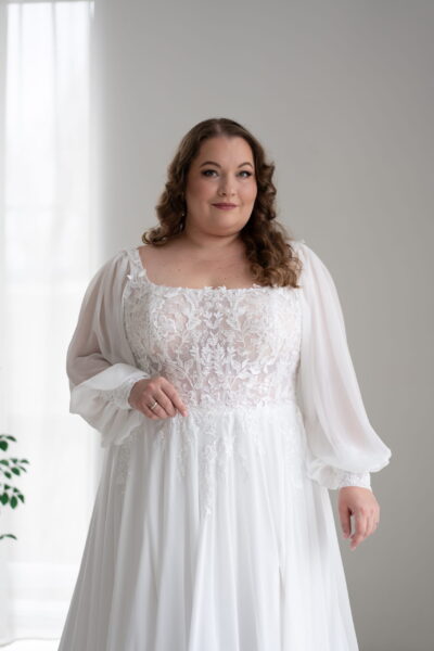 lasabina-brautatelier ried-sindy-curvy-vintage prinzessin-chiffon-langarm-spitze-karreeausschnitt-details-1