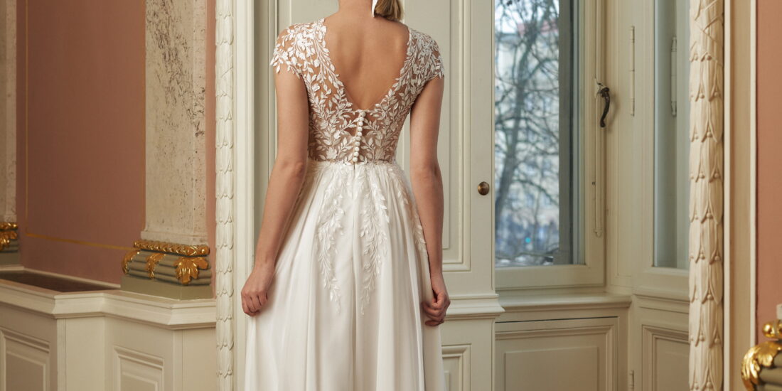 annais-brautatelier ried-anetta-a-linie-chiffon-blaetterspitze-v-ausschnitt-v-ruecken-ivory-ruecken-2