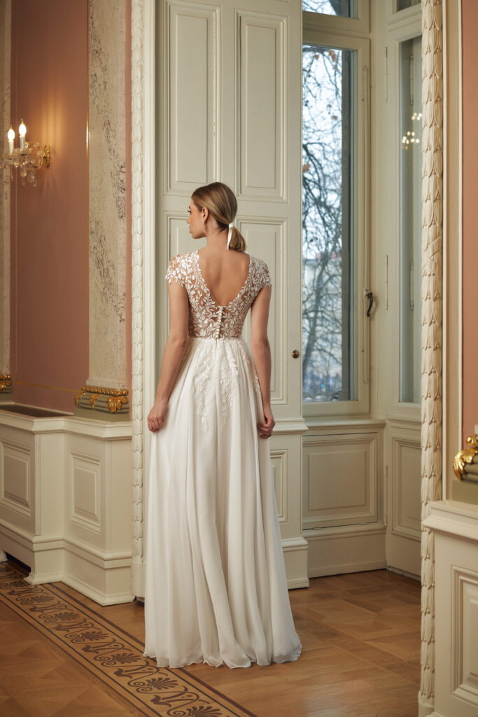 annais-brautatelier ried-anetta-a-linie-chiffon-blaetterspitze-v-ausschnitt-v-ruecken-ivory-ruecken-2