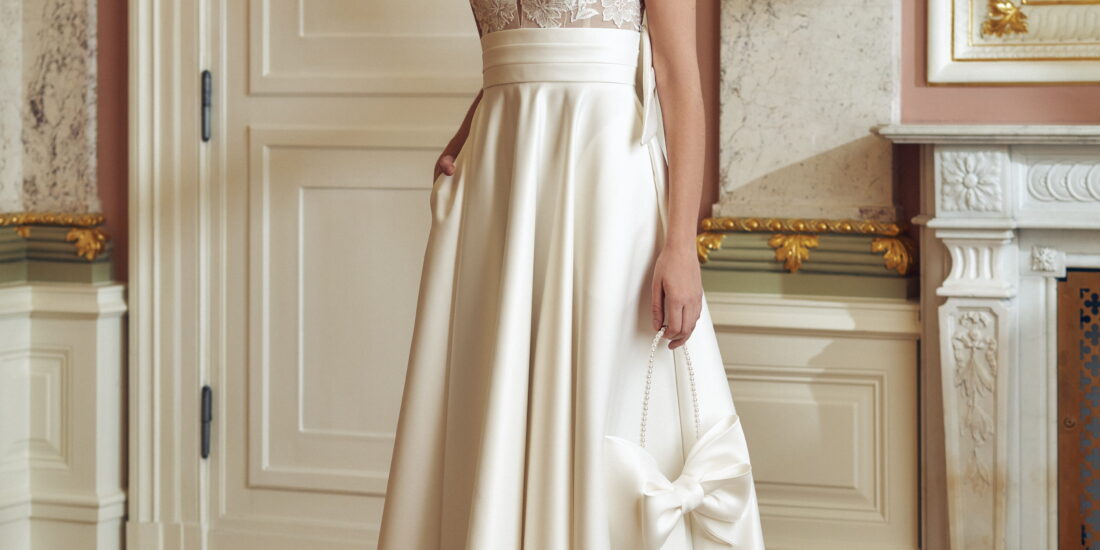 annais-brautatelier ried-maddalena-a-linie-satin-spitze-kurzarm-offener ruecken-schleife-ivory-vorne-1